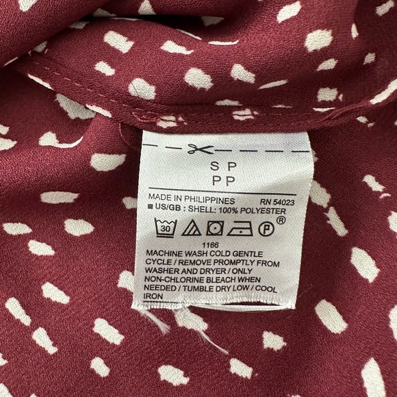 Banana Republic maroon loose fit flowy blouse - Picture 8 of 8
